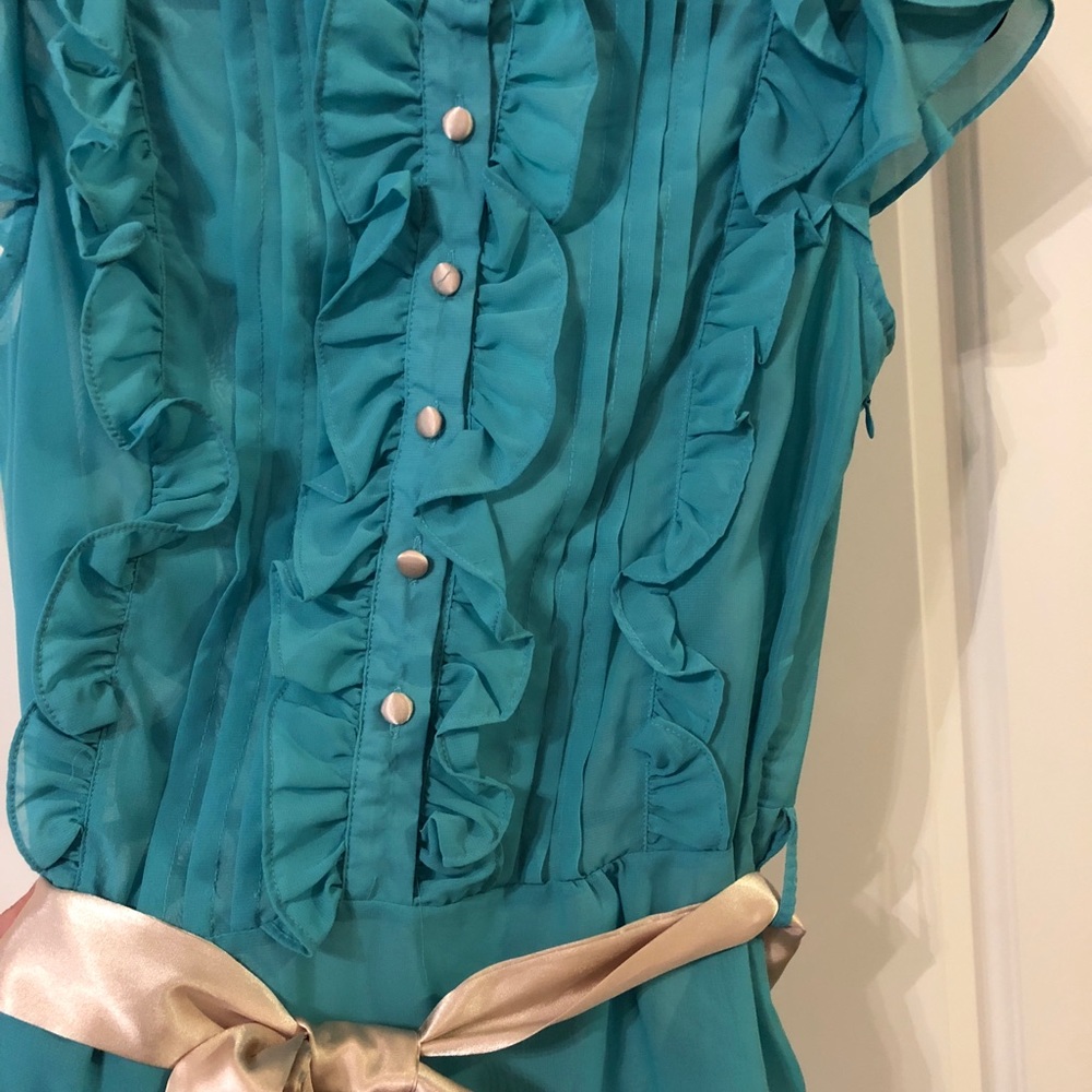 Cute Ruffles Top - Picture 5 of 6